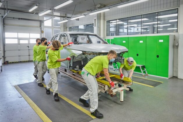 image 1 100 Aus Spiel wird Realität: Das virtuelle P1-Rennfahrzeug des Ford Teams Fordzilla feiert sein Debüt in der echten Welt